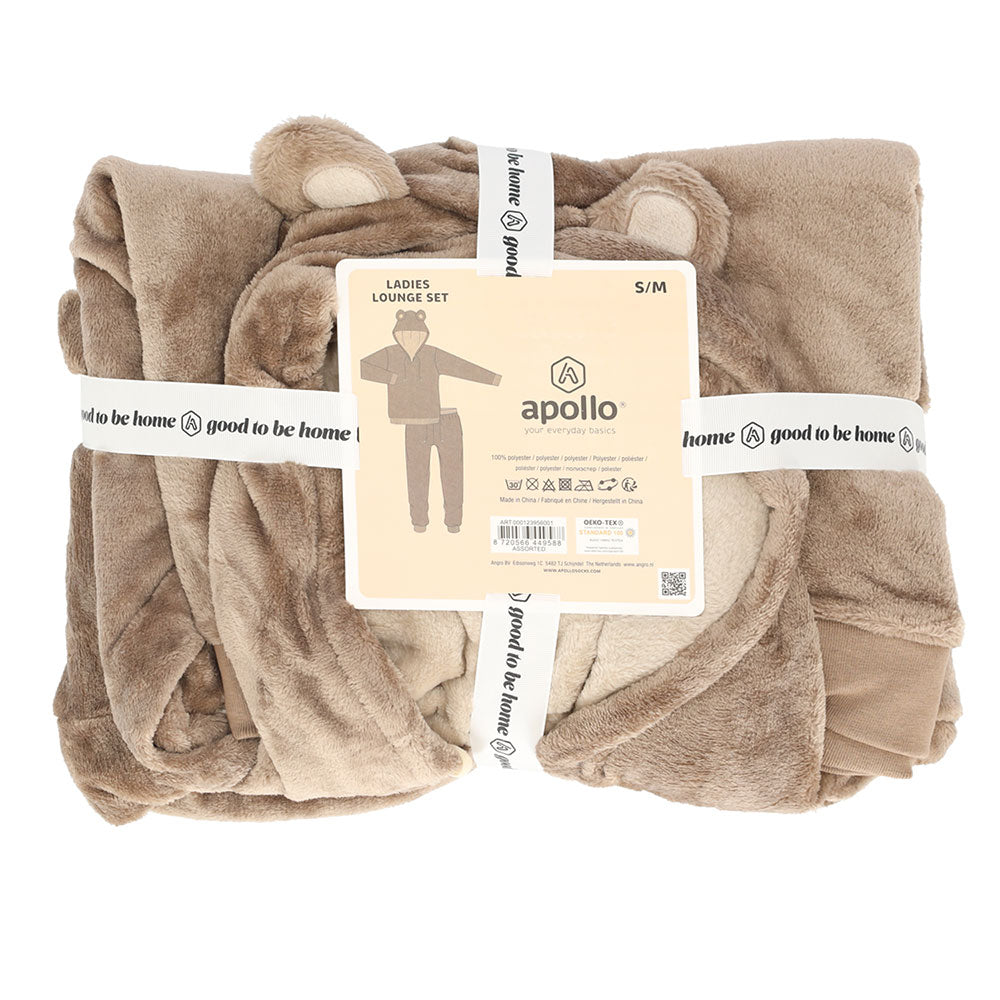 Tenue de ville pour dames - vêtements d'intérieur pour dames