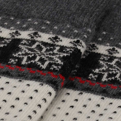 Geschenkbox mit Haussocken für Damen – norwegisches Muster