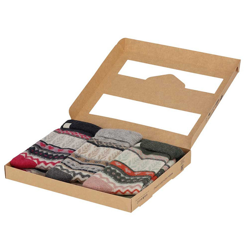 Geschenkbox mit Haussocken für Damen – norwegisches Muster