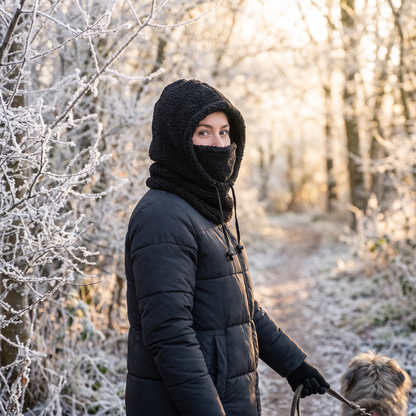 Thermo bivakmuts dames teddy zwart – Heatkeeper – gedragen